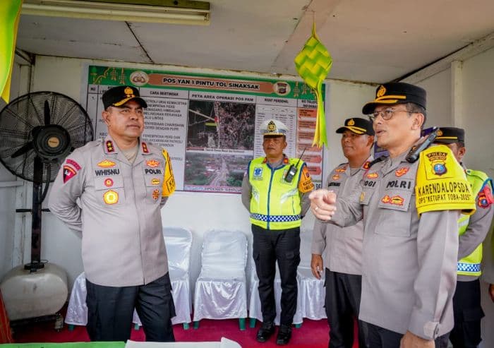 _kapolda_sumut_tinjau_pos_pelayanan_di_pintu_tol_sinaksak