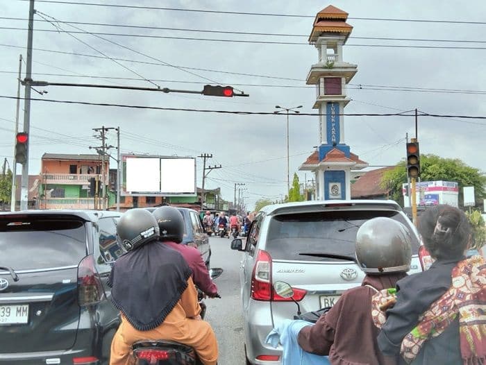 h3_lebaran_warga_bersilaturahmi_arus_lalu_lintas_padat_di_lubuk_pakam