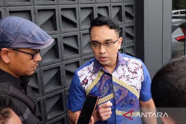 aiman_witjaksono_dipanggil_polda_metro_soal_polemik_ijazah_jokowi_ini_respons_dan_faktanya