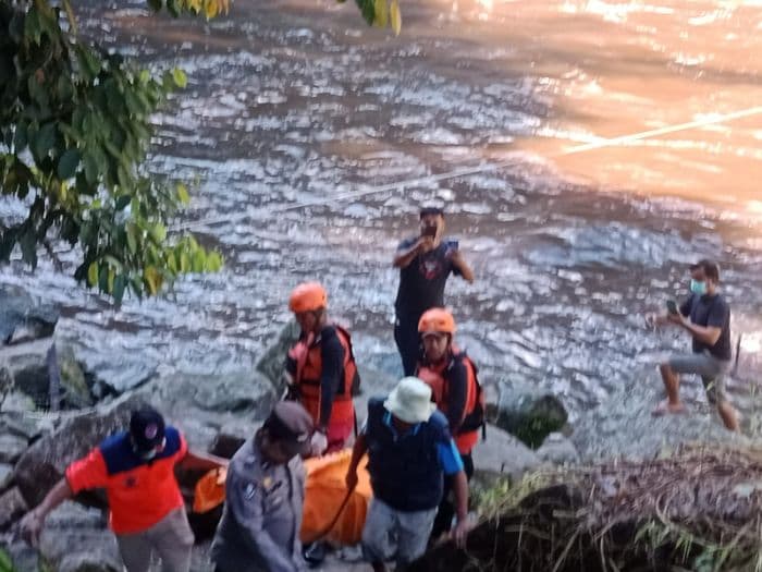 jasad_robet_sinamo_ditemukan_di_air_terjun_sampuren_lae_une
