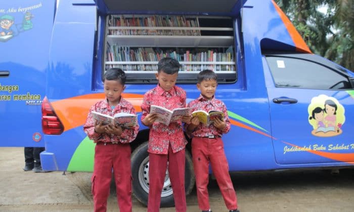perpustakaan_keliling_asahan_jadi_ujung_tombak_tingkatkan_minat_baca_pelajar_