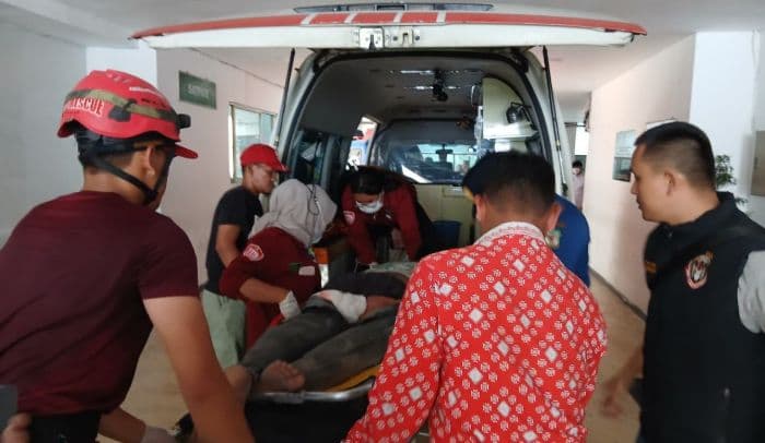 polisi_selidiki_penyebab_pekerja_bangunan_tertimpa_material_di_jalan_simbolon_siantar_