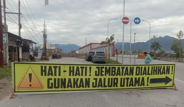 ada_korban_jatuh_dulu_baru_baliho_peringatan_dipasang_di_jembatan_porsea_