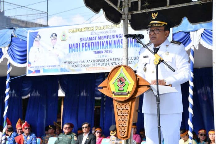 hardiknas_2026_wabup_ariston_tua_sidauruk_komit_tingkatkan_mutu_pendidikan_di_samosir