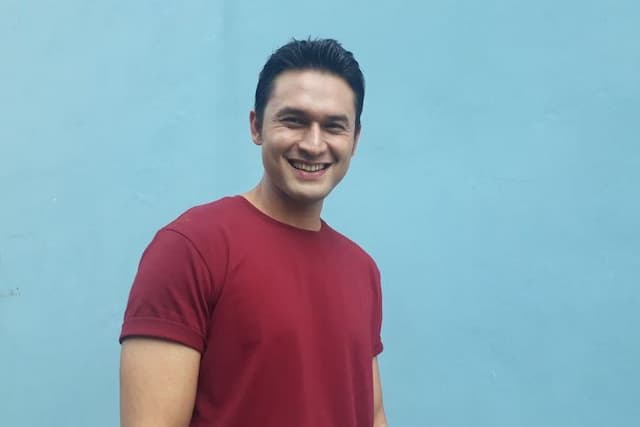 indra_bruggman_santai_tanggapi_dijodohkan_akui_masih_single