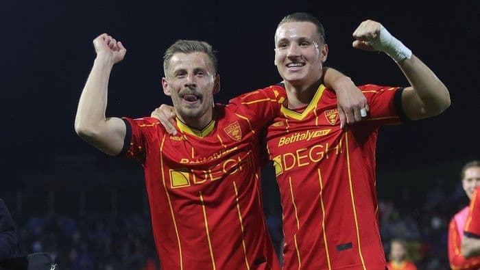 lecce_menang_21_atas_pisa_verona_dan_pisa_resmi_degradasi_ke_serie_b