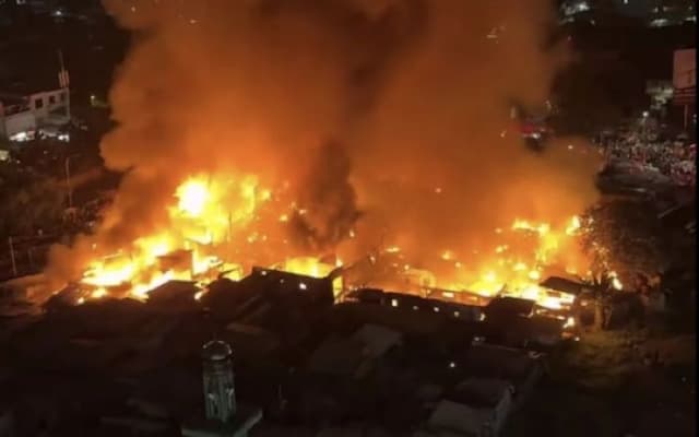 250_rumah_di_kemayoran_terbakar_posko_sementara_di_lapangan_jusuf_hamka