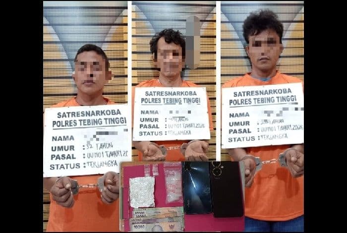 tiga_residivis_narkoba_digerebek_di_gudang_kosong_polisi_sita_sabu_dan_uang_tunai