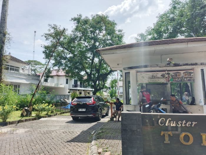 breaking_news_kpk_geledah_rumah_topan_ginting