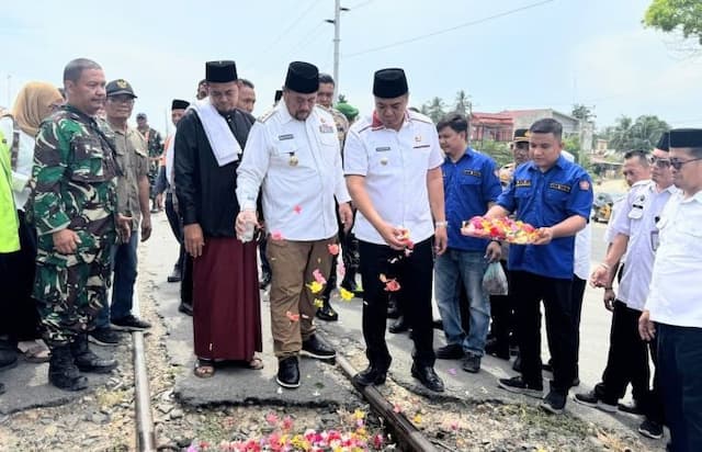 bupati_batu_bara_gelar_doa_bersama_di_perlintasan_ka_rawan_kecelakaan