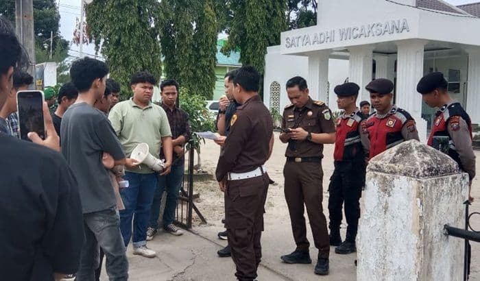 gps_palas_desak_kejari_periksa_kades_padang_garugur_terkait_dugaan_korupsi_dana_desa