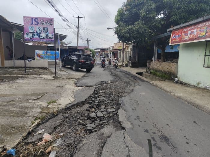 jalan_viyata_yudha_siantar_yang_rusak_bakal_diperbaiki