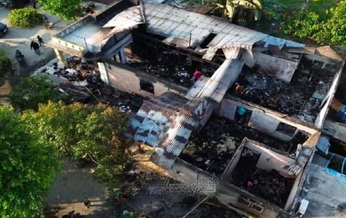 rumah_permanen_di_batu_bara_terbakar_diduga_akibat_korsleting_listrik