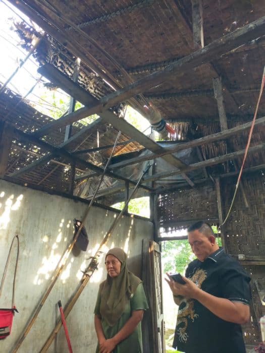 temukan_rumah_tak_layak_huni_anggota_dprd_deli_serdang_soroti_kinerja_kades_karang_anyar