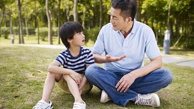 bukan_sekadar_pencari_nafkah_ini_7_peran_ayah_dalam_membentuk_emosi_anak