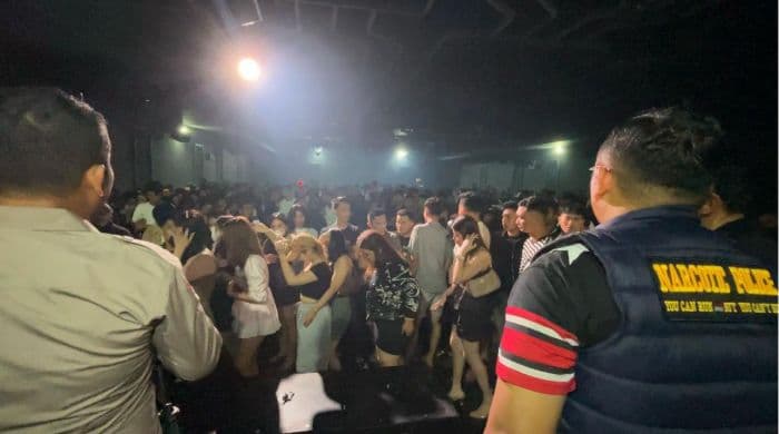 polrestabes_medan_gerebek_helens_night_mart_tiga_vape_berisi_narkoba_disita