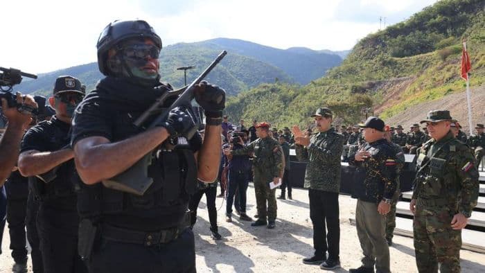 venezuela_siaga_penuh_maduro_janji_melawan_jika_as_menyerang