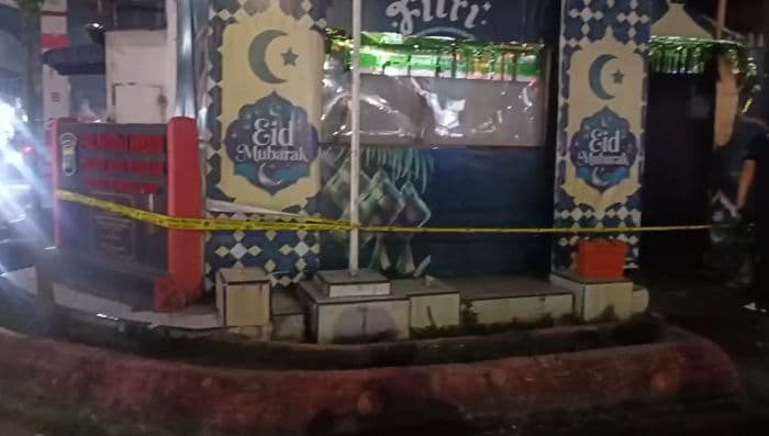 bakar_sampah_di_dalam_ruangan_pos_penjagaan_nyaris_terbakar