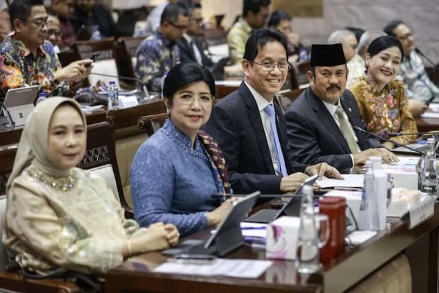 dprpemerintah_sepakati_defisit_rapbn_2027_rp6712_triliun