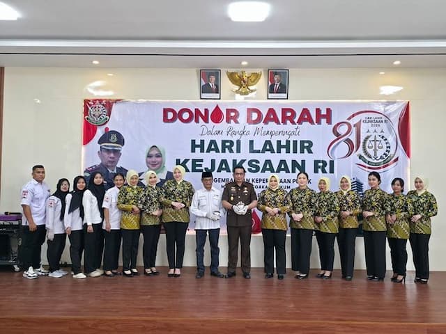 hut_ke81_kejari_tanjung_balai_gelar_donor_darah_dan_ziarah_ke_tmp_