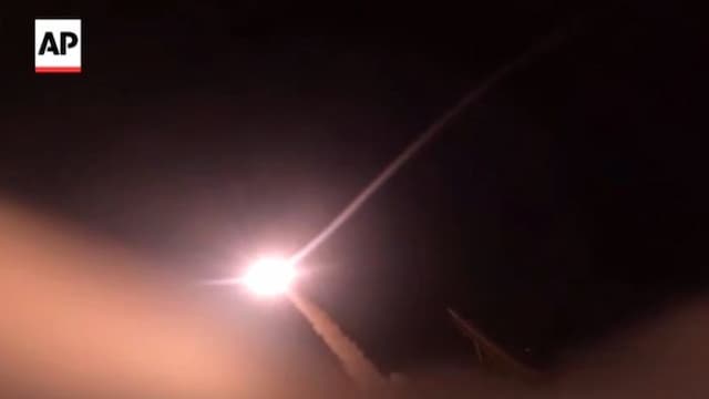 iran_balas_as_rudal_hantam_pangkalan_militer_di_irak_dan_yordania