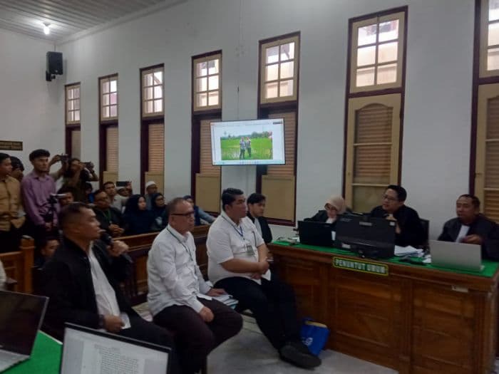 disebut_cawecawe_eks_kapolres_tapsel_menyesal_kenalkan_topan_ginting_dengan_terdakwa_akhirun
