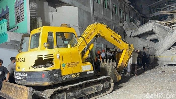 evakuasi_ponpes_al_khoziny_sidoarjo_gunakan_alat_berat_3_santri_tewas