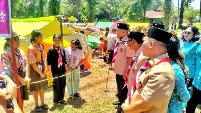 hari_pramuka_ke64_di_simalungun_bupati_anton_ajak_kolaborasi_bangun_ketahanan_bangsa