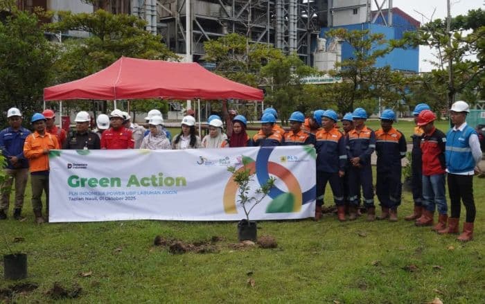 rayakan_30_tahun_kiprah_pln_indonesia_power_ubp_labuhan_angin_tanam_bibit_pohon