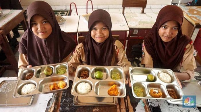 sejumlah_daerah_tetapkan_klb_keracunan_program_mbg_tak_dimoratorium