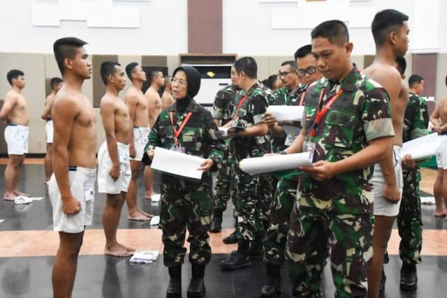 tni_ad_ubah_syarat_rekrutmen_2025_usia_maksimal_24_tahun_tinggi_minimal_158_cm