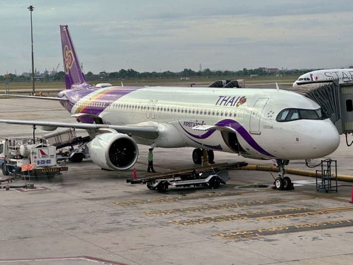 ceo_thai_airways_dipecat_usai_penerbangan_terganggu_banjir_bangkok