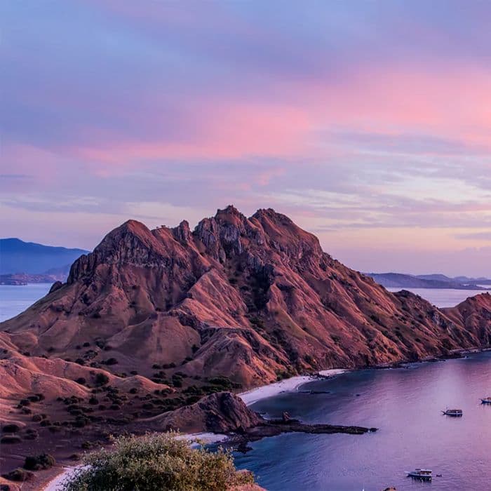 komodo_hingga_uluru_ini_4_destinasi_pilihan_bbc_untuk_travelling_2026