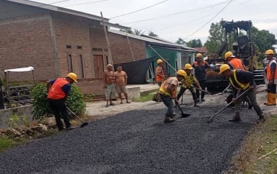 pagu_rp194_miliar_jalan_dusun_jogja_beringin_kini_diaspal_mulus