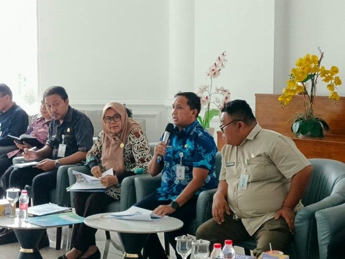 pemprov_sumut_salurkan_bantuan_pascabencana_untuk_13702_keluarga_tapteng_tertinggi_
