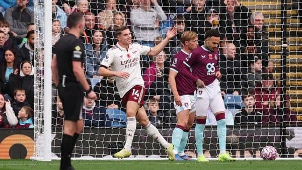 kalahkan_burnley_20_arsenal_mantap_di_puncak_klasemen_liga_inggris_