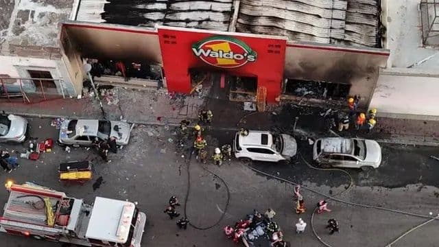 ledakan_di_supermarket_meksiko_tewaskan_23_orang_diduga_akibat_kerusakan_transformator