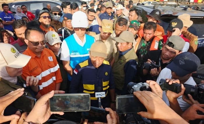 bahlil_pastikan_pasokan_bbm_dan_lpg_di_sumut_aman_kendala_hanya_akses_terputus_
