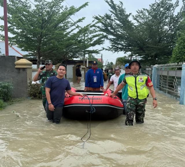 bem_si_kerusakan_lingkungan_sebagai_akar_banjir_besar_desak_presiden_evaluasi_menteri_terkait