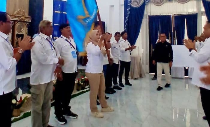 erni_manja_hasibuan_terpilih_sebagai_ketua_pwi_labuhanbatu_
