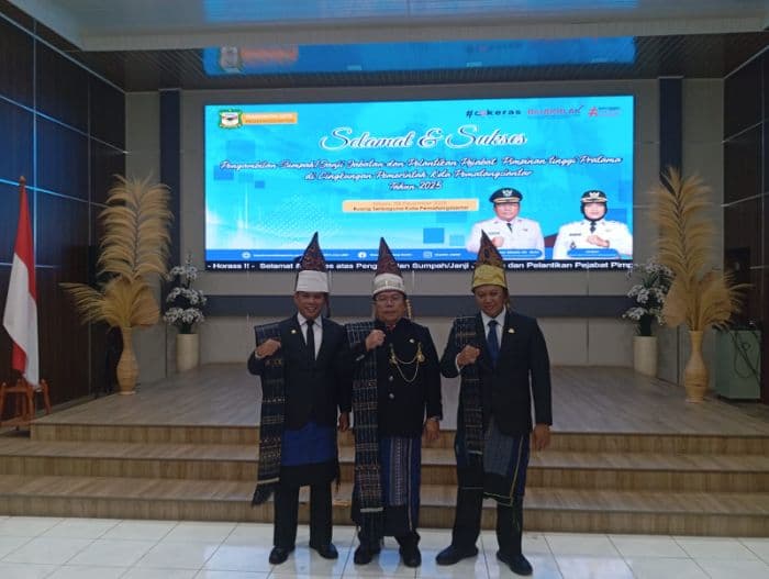 junaedi_sitanggang_tetap_menjabat_sekda_pematangsiantar_heri_okstarizal_jabat_kadis_damkar