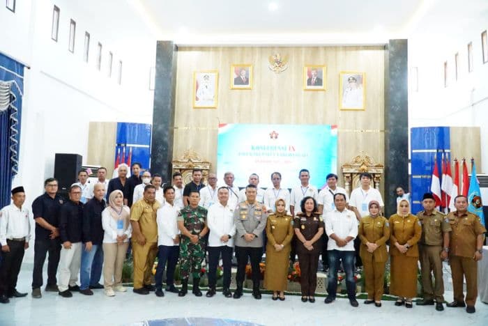 konferensi_pwi_keix_di_labuhanbatu_bupati_maya_hasmita_dorong_pers_tetap_profesional_dan_bermartabat