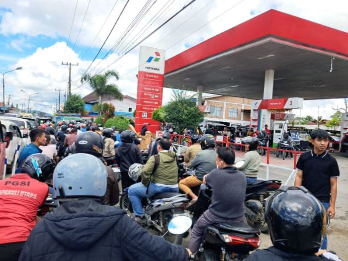pasokan_bbm_di_dairi_masih_minim_pemkab_sedang_diupayakan