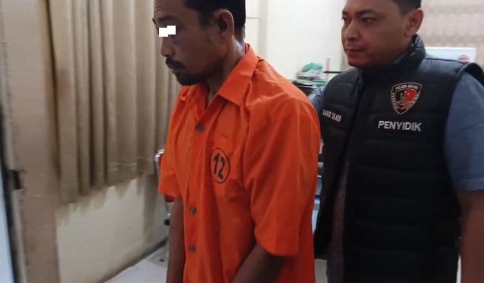 pria_di_kisaran_terekam_cctv_merusak_perlengkapan_sembahyang_motifnya_terungkap