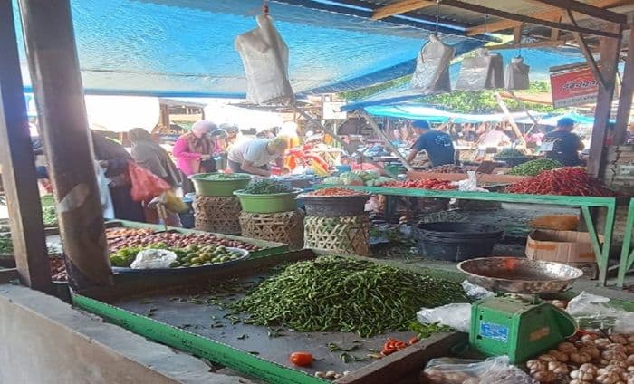 warga_deli_serdang_terjepit_bbm_langka_harga_pangan_melonjak_usai_bencana