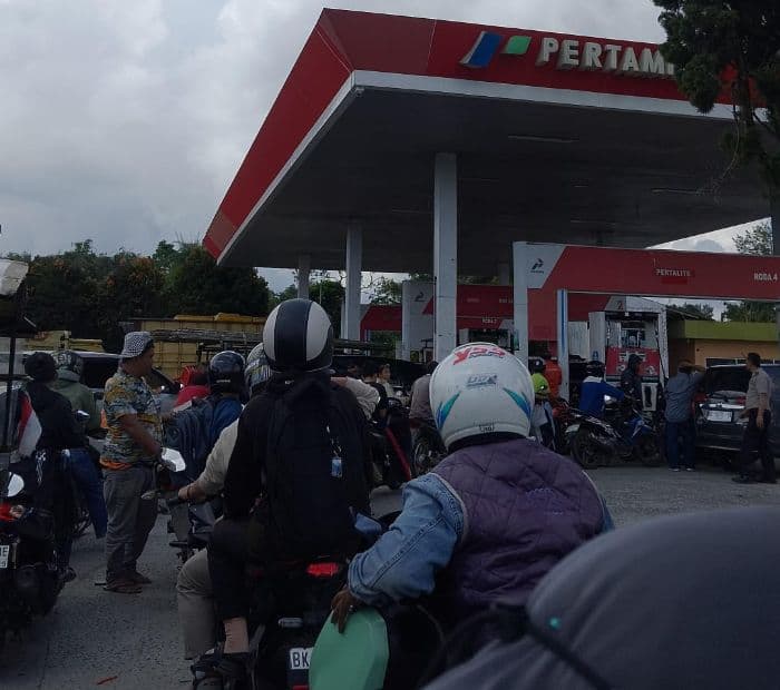 warga_simalungun_masih_kesulitan_mendapatkan_bbm
