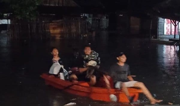 banjir_setinggi_15_meter_melanda_kota_serang