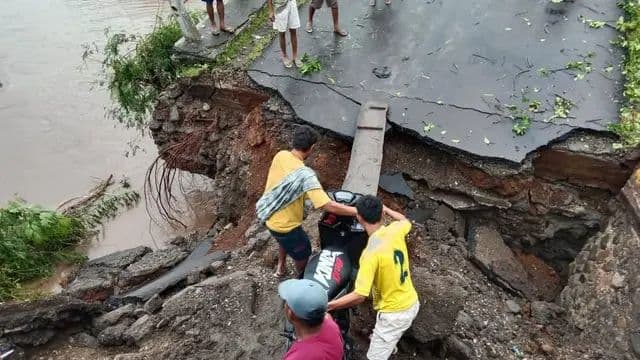 banjir_bandang_di_bima_tewaskan_2_orang