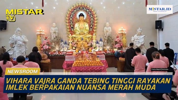 newsroom_vihara_vajra_ganda_tebing_tinggi_rayakan_imlek_berpakaian_nuansa_merah_muda