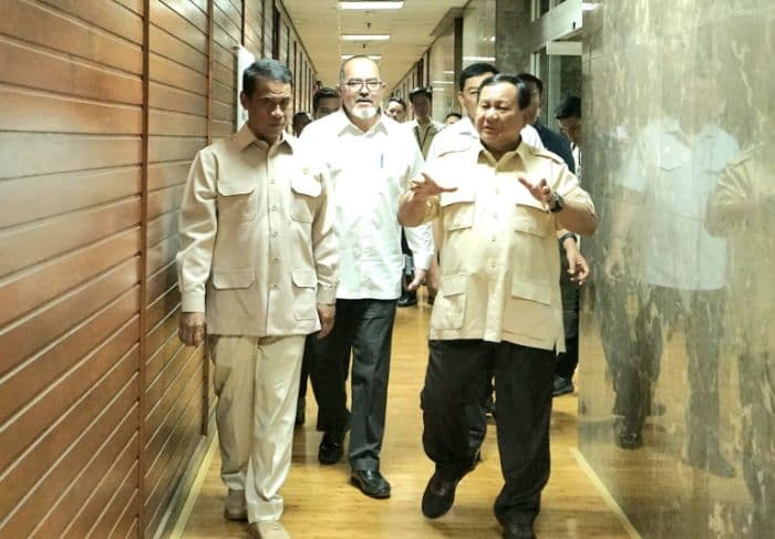 rapat_mendadak_dengan_mentan_presiden_prabowo_bahas_hpp_gabah